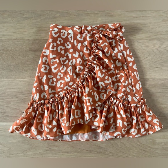 Hutch Dresses & Skirts - NWT Hutch (Anthropologie) Leopard Print Women's Wrap Skirt XS